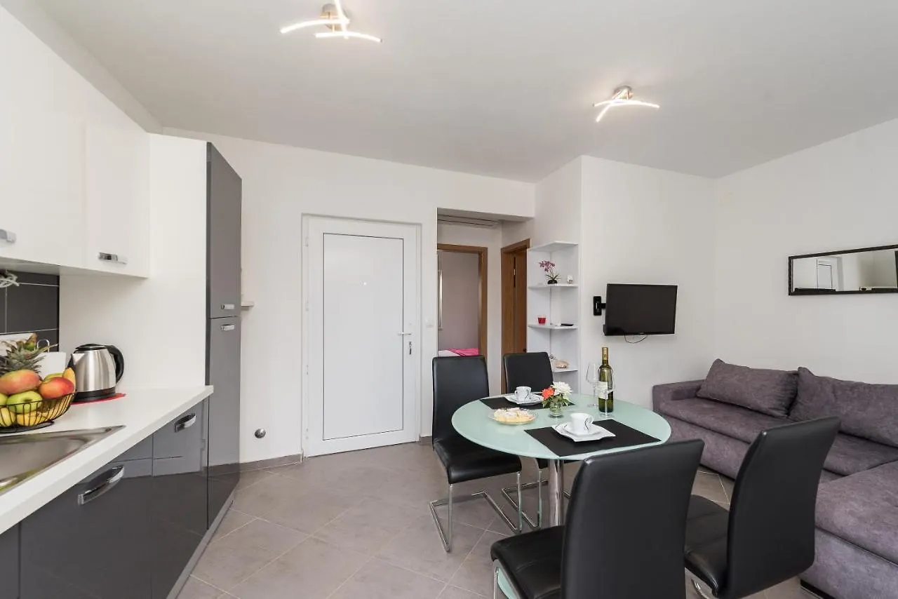 Lavi Apartment Zadar 0*,